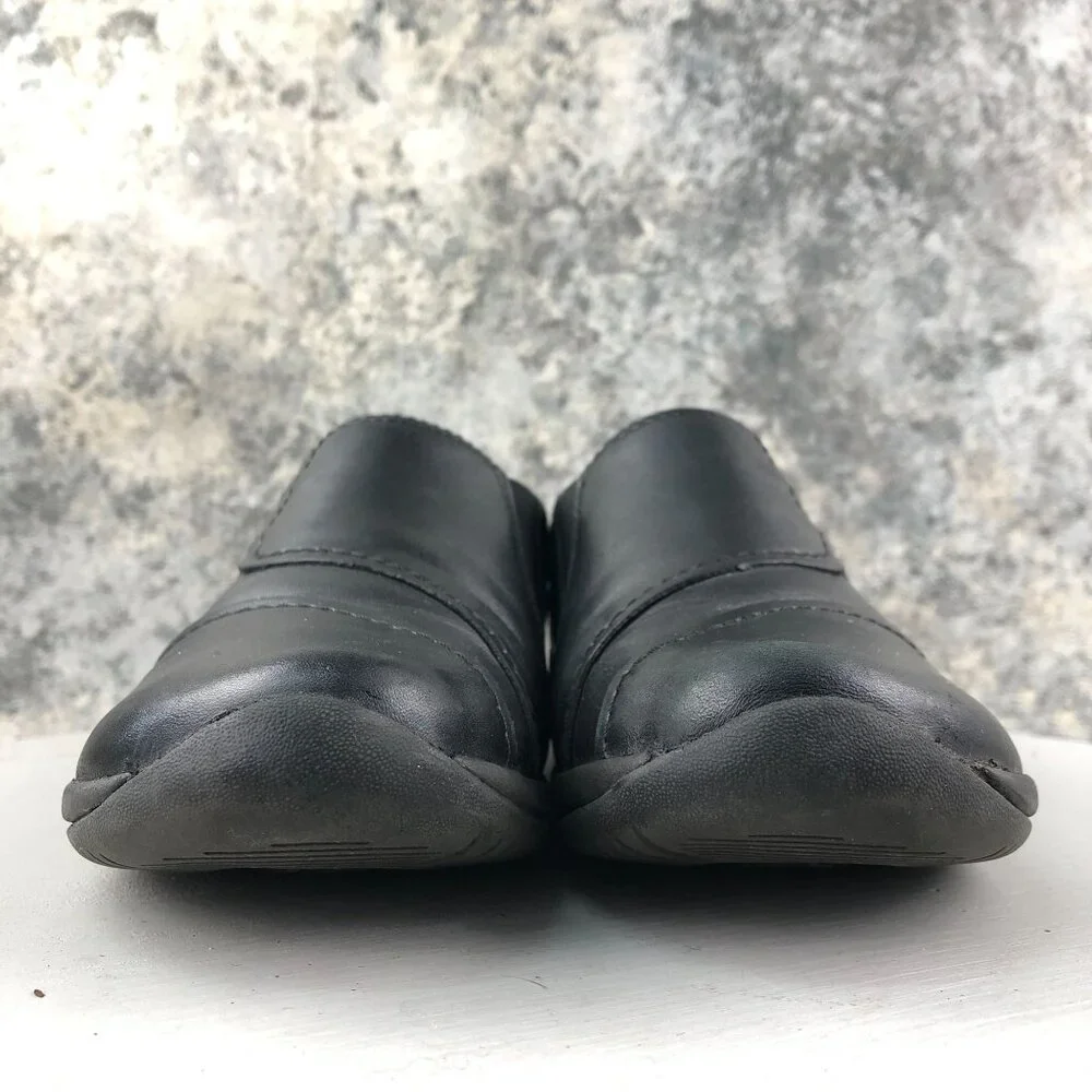 Earth Women's Size 8B Hawk Black Leather Stretch Panel Slip On Casual Shoes